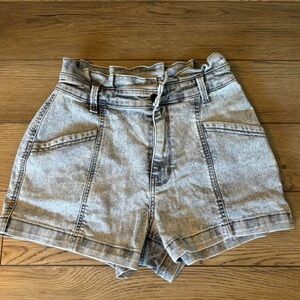 Universal Thread Women’s Grey and Blue Shorts